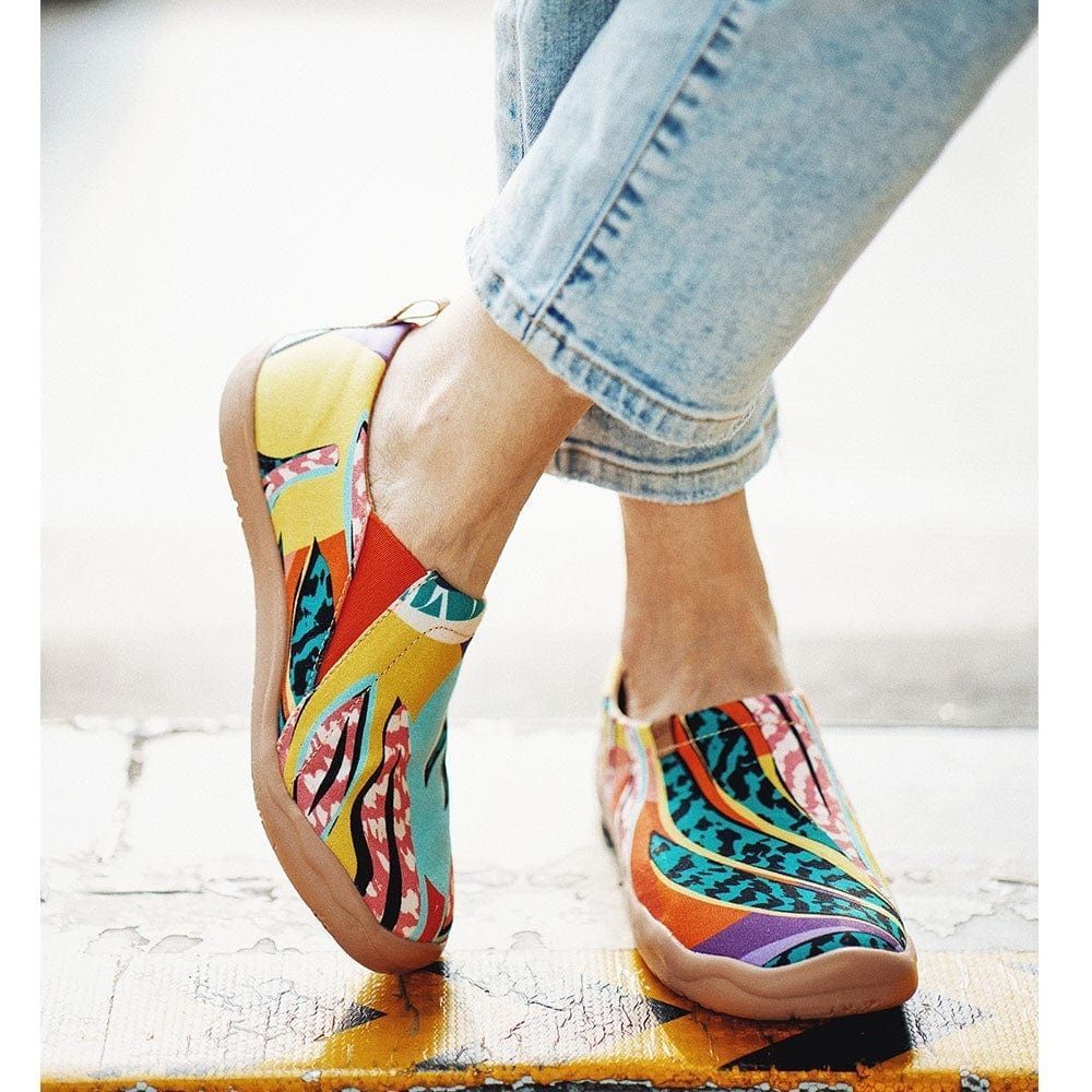 NWT UIN Slip On Colorful Spread of Nature Loafers Comfy Shoes Womens